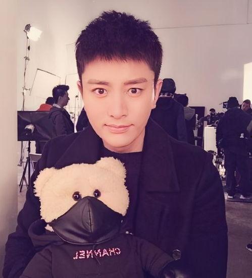 15岁校草帅气生活照