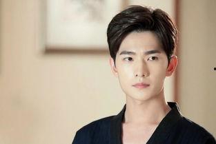 最自恋明星,揭秘最自恋明星的狂傲魅力