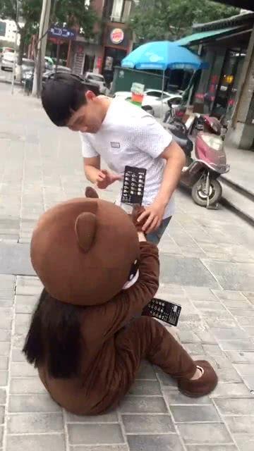 网红熊小姐姐艰苦,从草根到网红的逆袭传奇