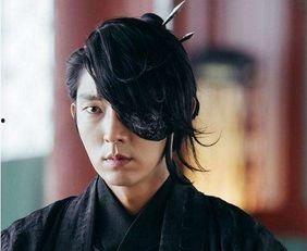 李准基家庭背景,出身名门，演艺事业璀璨人生